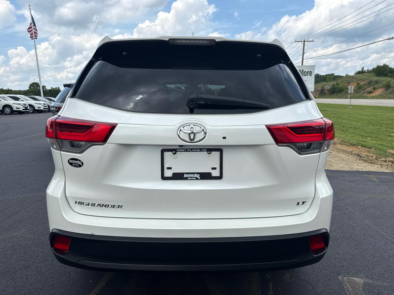 Toyota Highlander LE Plus 4D SUV FWD 2018