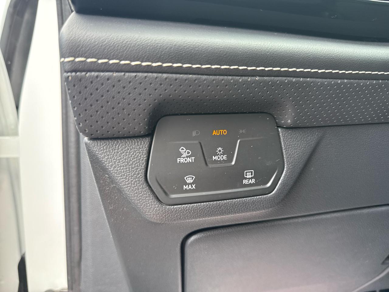 Volkswagen Atlas SE w/ Tech 4D SUV 4Motion 2024