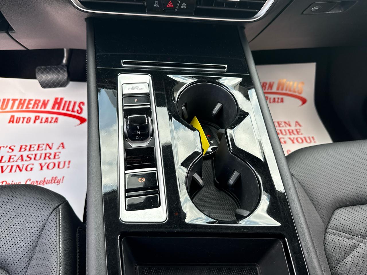 Volkswagen Atlas SE w/ Tech 4D SUV 4Motion 2024