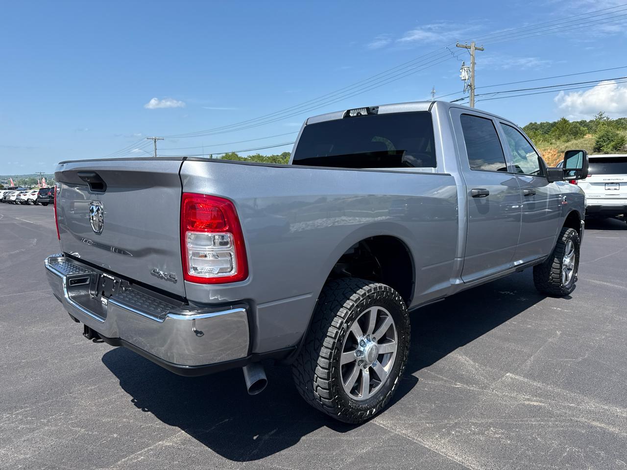 RAM 2500 Tradesman Crew Cab 4WD SWB 2024
