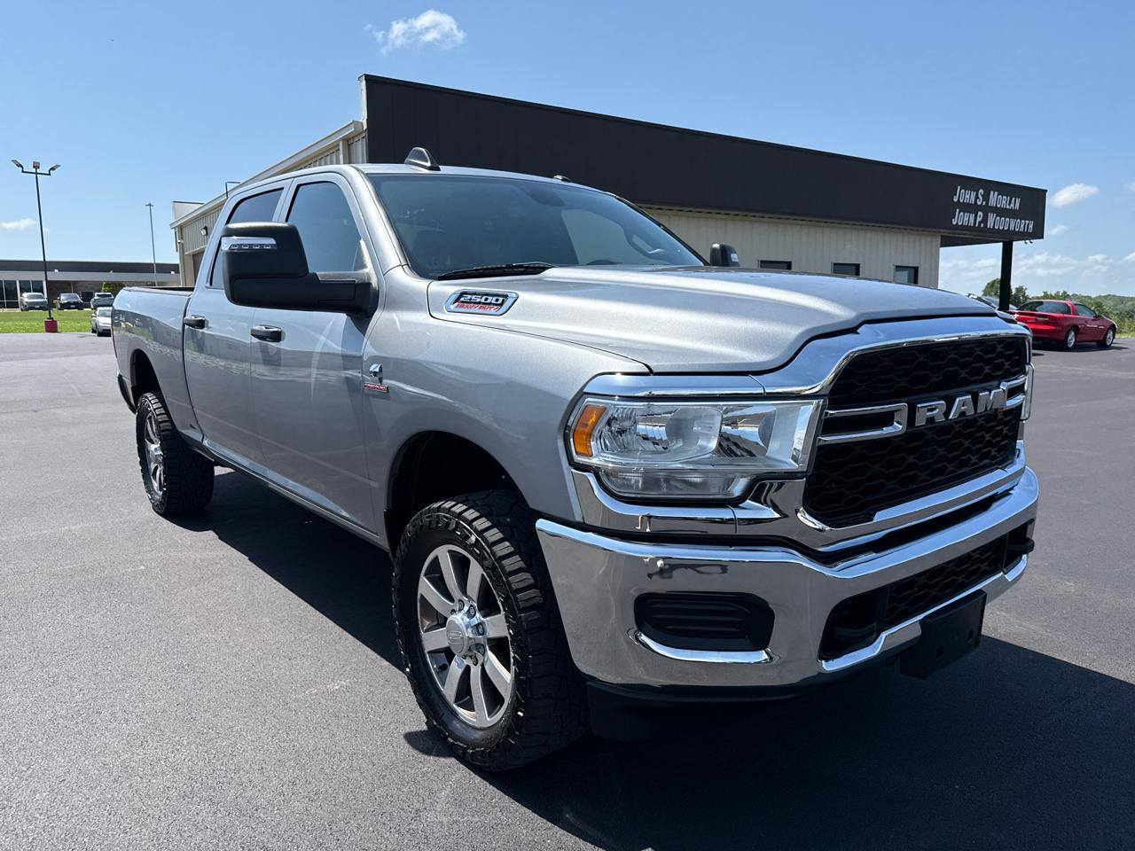 RAM 2500 Tradesman Crew Cab 4WD SWB 2024