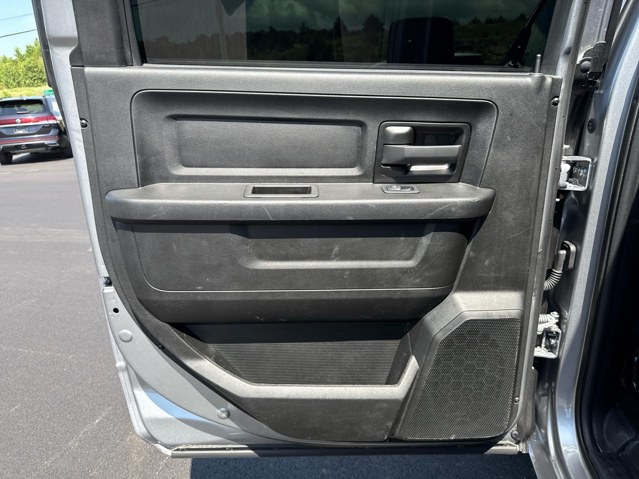 RAM 2500 Tradesman Crew Cab 4WD SWB 2024