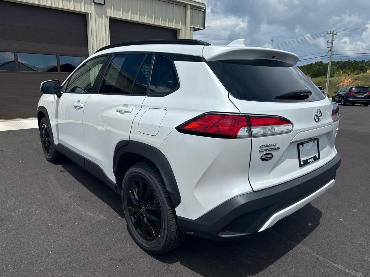 Toyota Corolla Cross LE 4D SUV AWD 2022