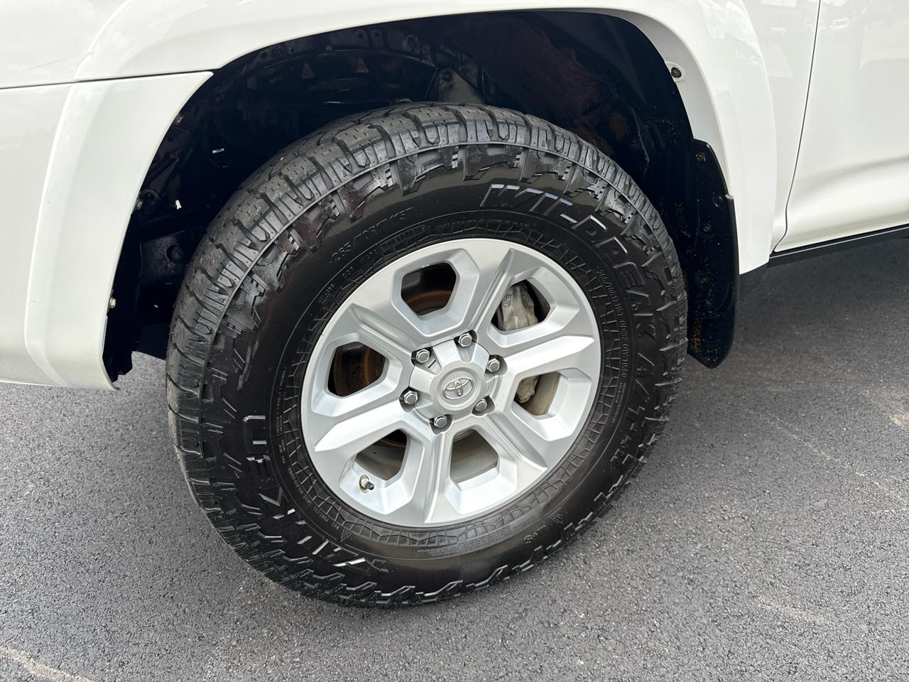 Toyota 4Runner SR5 Premium 4D SUV 4WD V6 2018