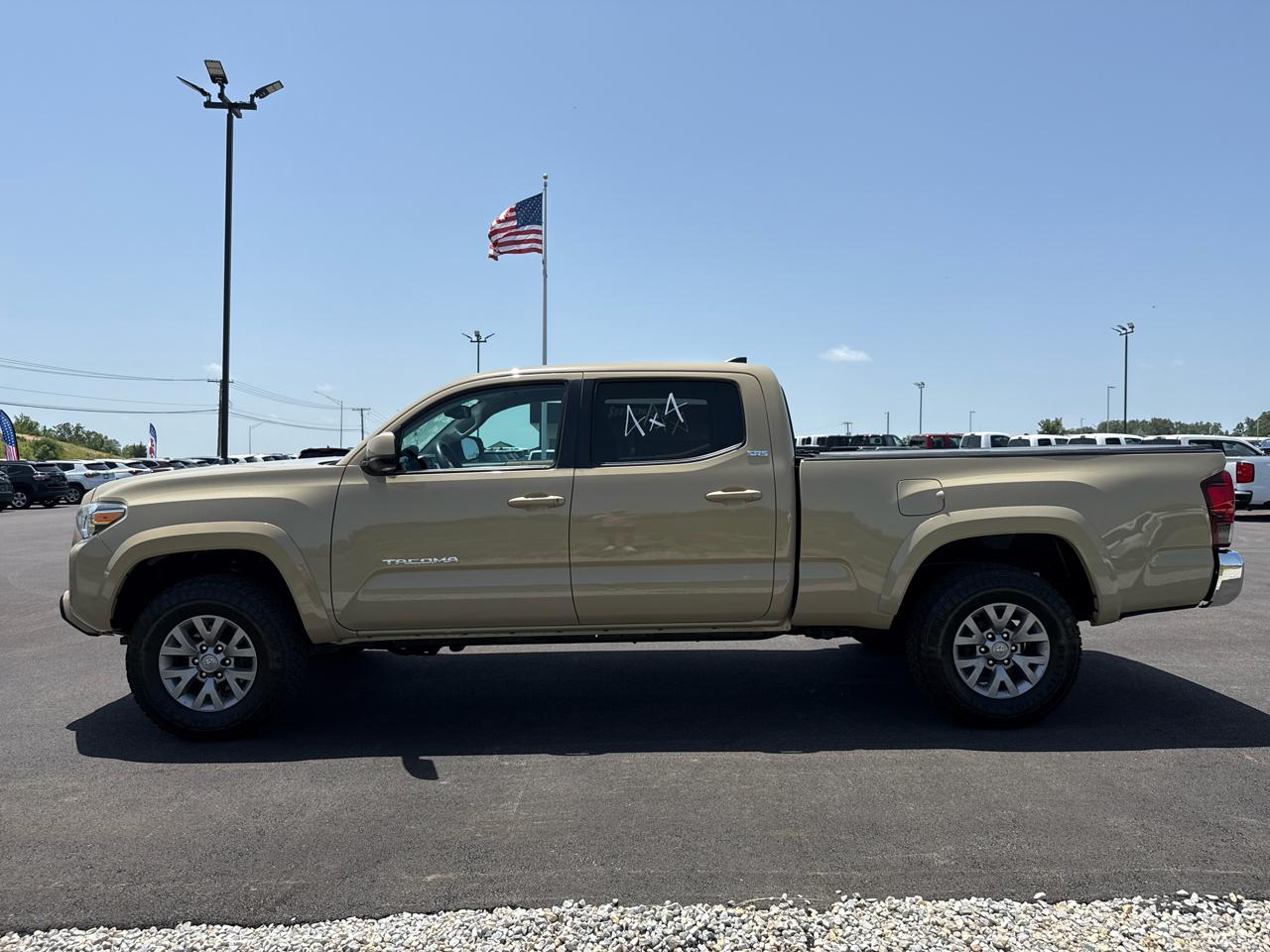 Toyota Tacoma SR5 DblCab 4WD V6 LB at 2019