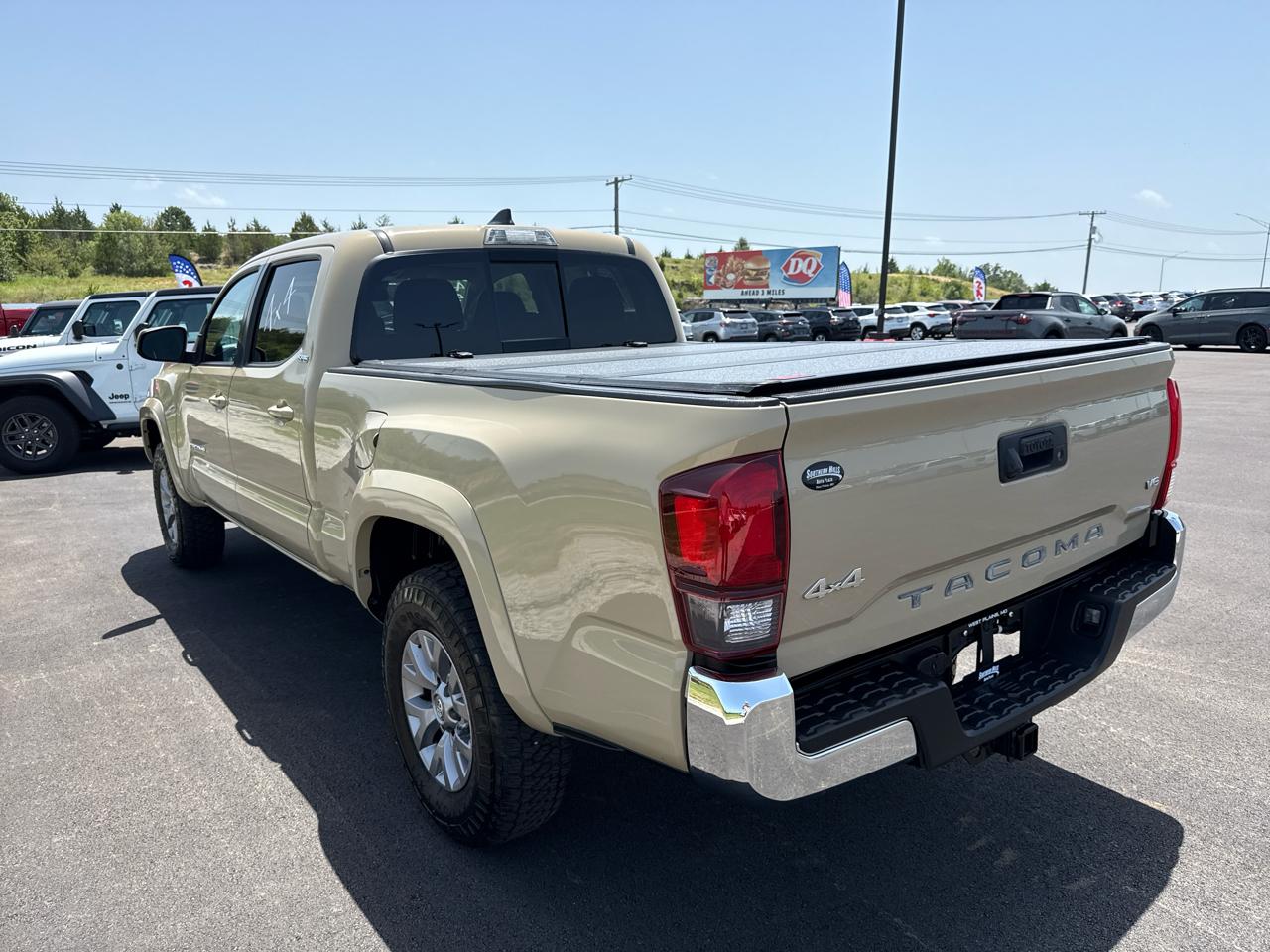 Toyota Tacoma SR5 DblCab 4WD V6 LB at 2019