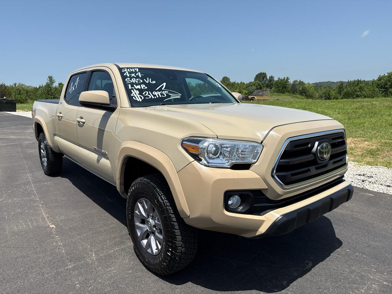 Toyota Tacoma SR5 DblCab 4WD V6 LB at 2019