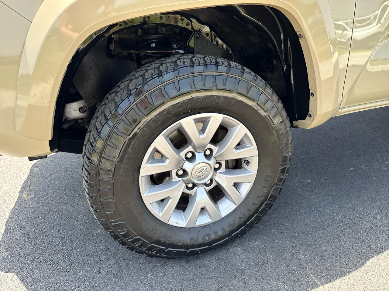 Toyota Tacoma SR5 DblCab 4WD V6 LB at 2019
