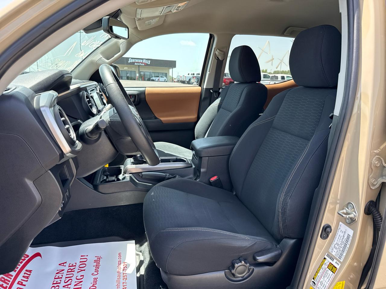 Toyota Tacoma SR5 DblCab 4WD V6 LB at 2019