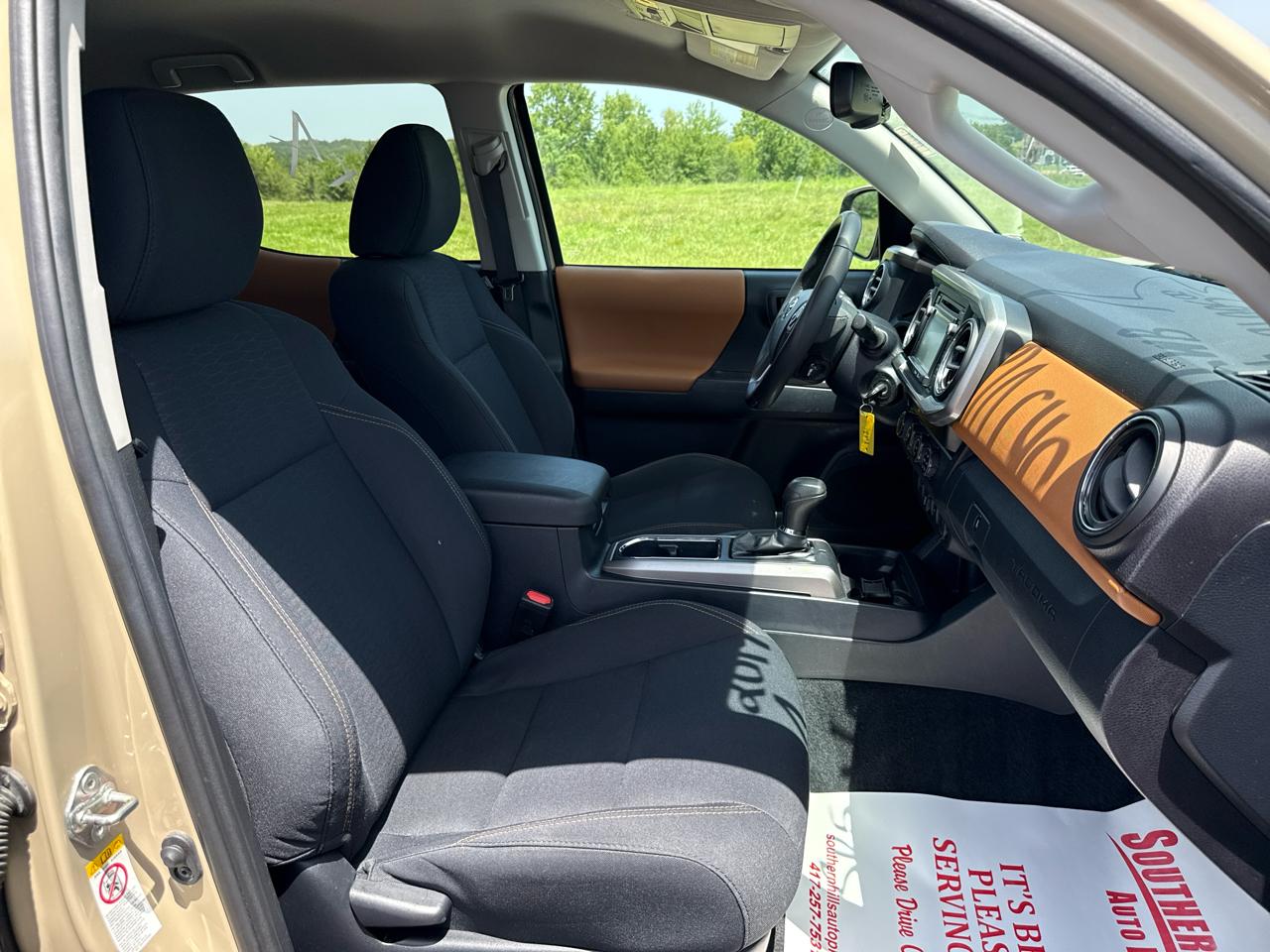 Toyota Tacoma SR5 DblCab 4WD V6 LB at 2019