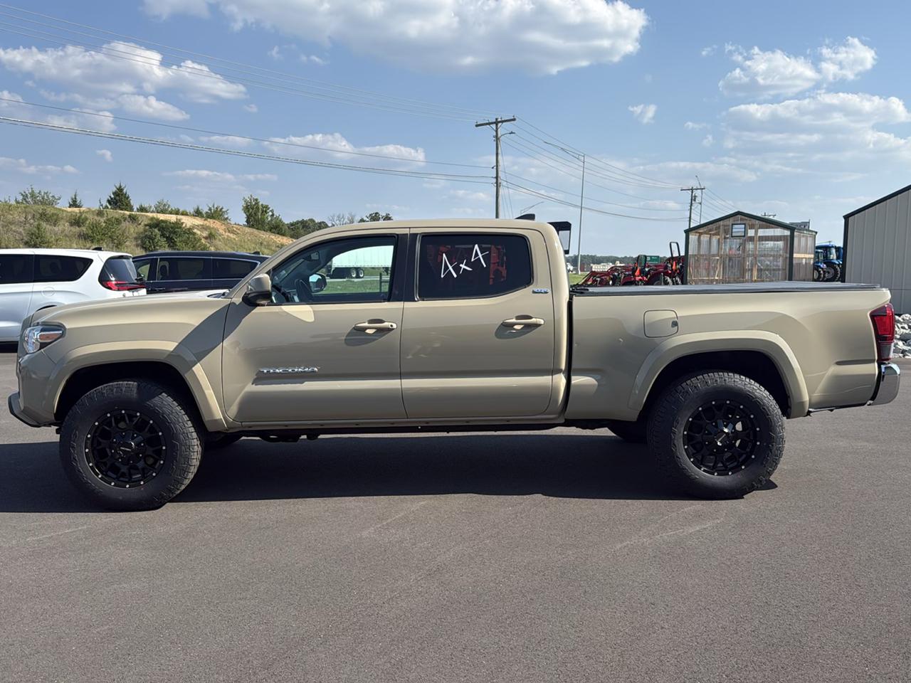 Toyota Tacoma SR5 DblCab 4WD V6 LB at 2019