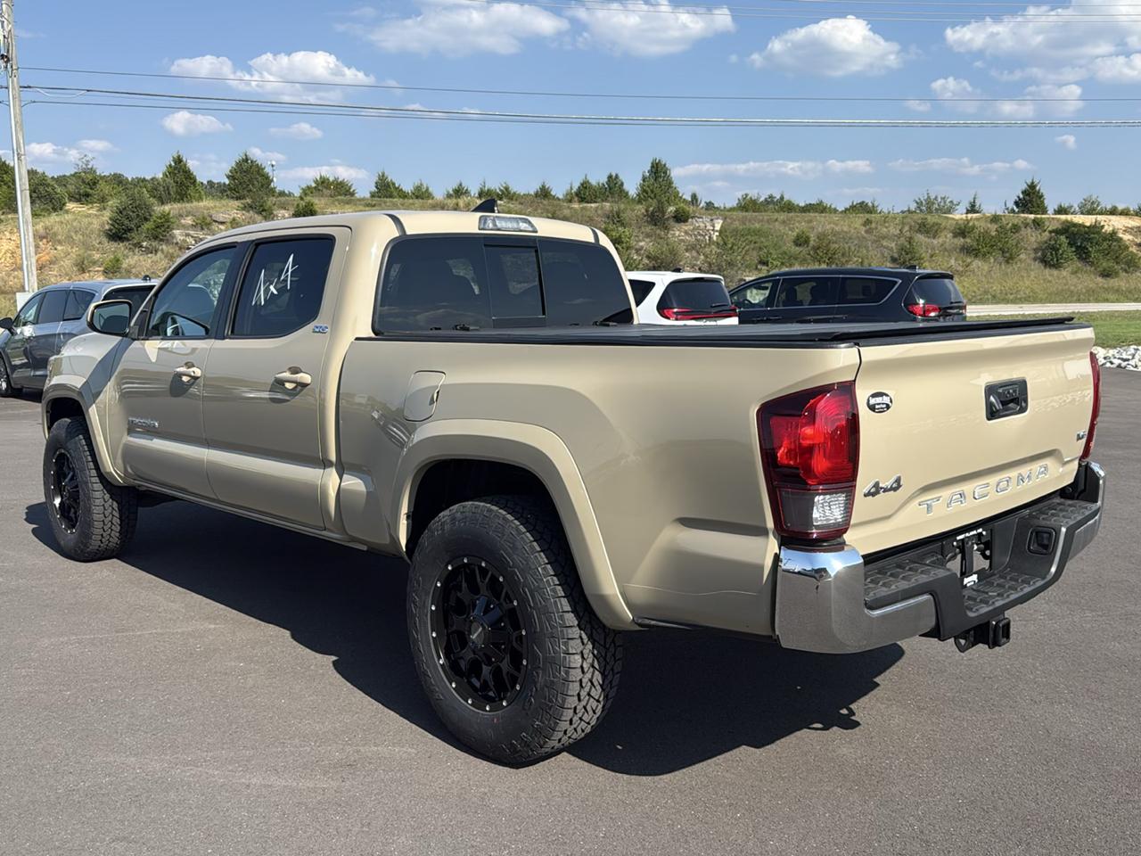 Toyota Tacoma SR5 DblCab 4WD V6 LB at 2019