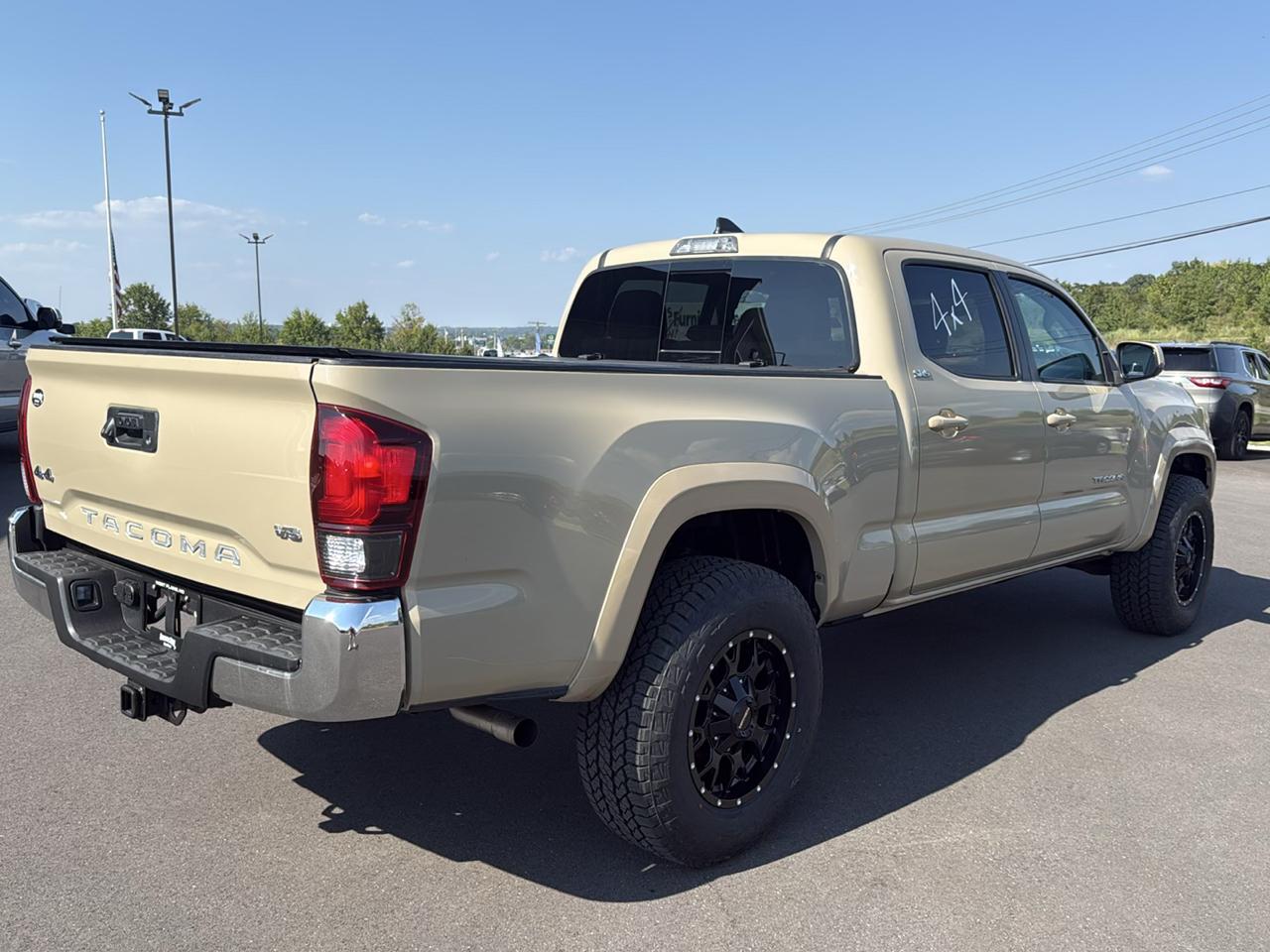 Toyota Tacoma SR5 DblCab 4WD V6 LB at 2019