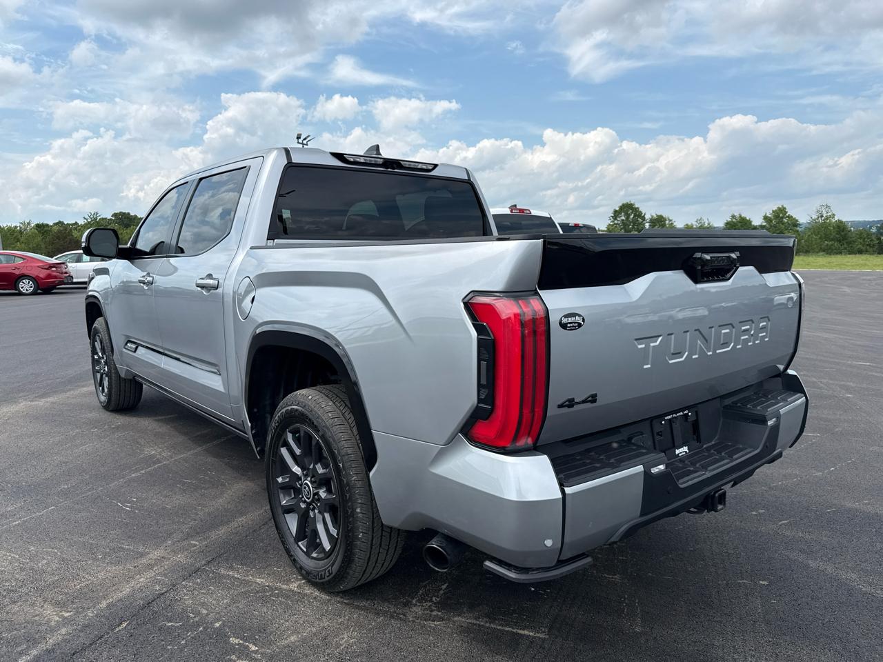 Toyota Tundra Platinum Crew Max 4WD SWB 2024