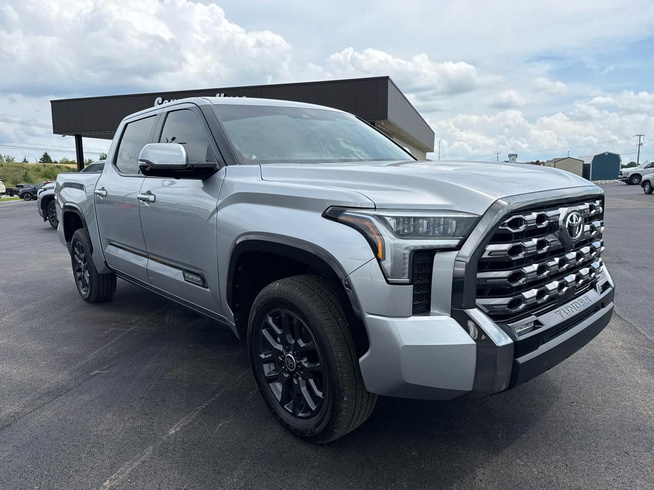 Toyota Tundra Platinum Crew Max 4WD SWB 2024