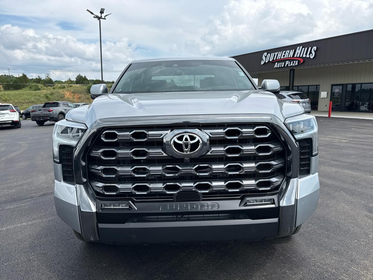 Toyota Tundra Platinum Crew Max 4WD SWB 2024