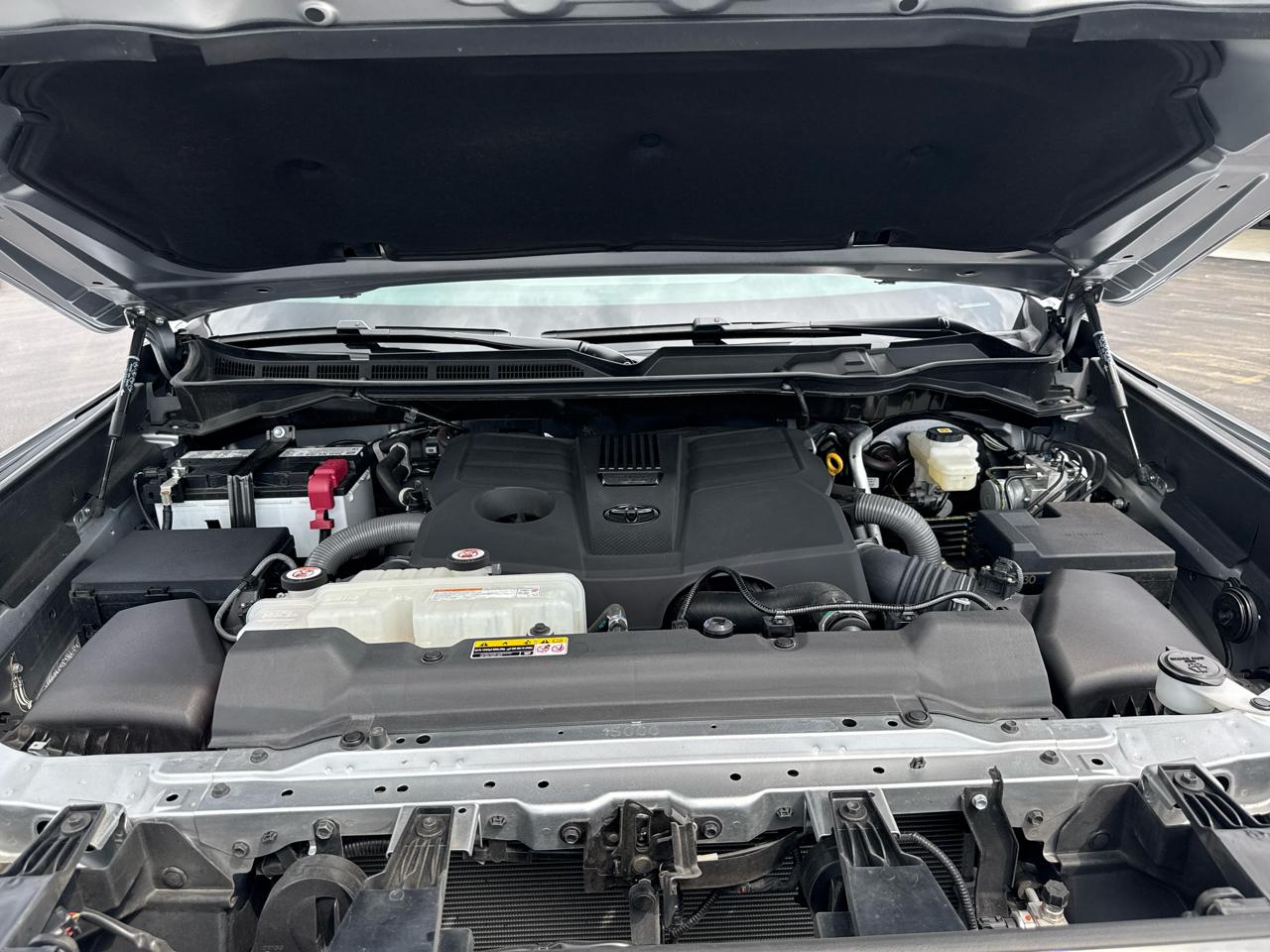 Toyota Tundra Platinum Crew Max 4WD SWB 2024
