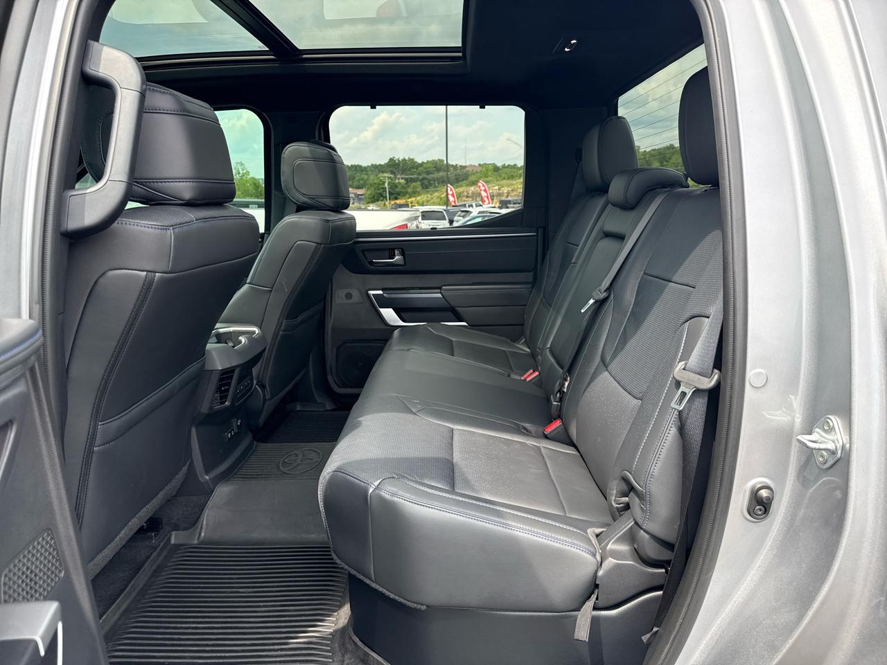 Toyota Tundra Platinum Crew Max 4WD SWB 2024