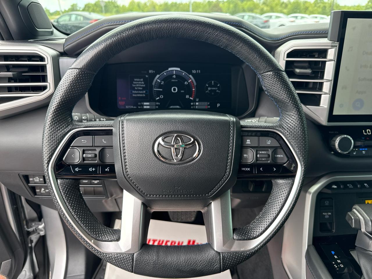 Toyota Tundra Platinum Crew Max 4WD SWB 2024