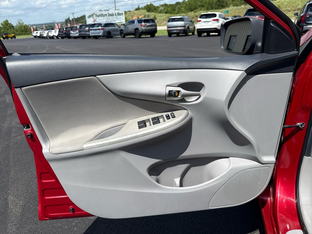 Toyota Corolla Base 4D Sedan 2011