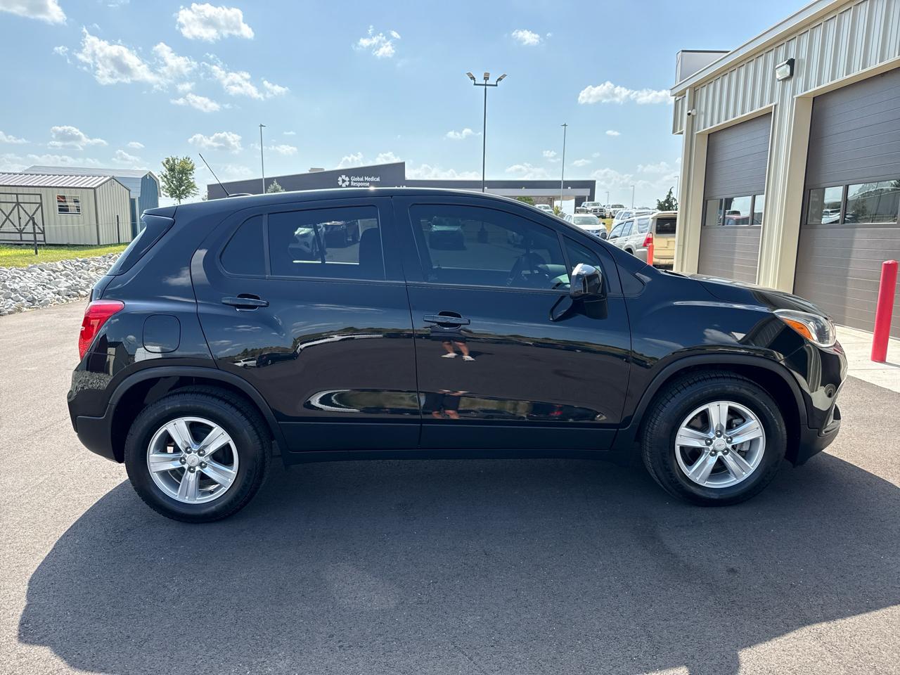 Chevrolet Trax LS 4D SUV FWD 2022