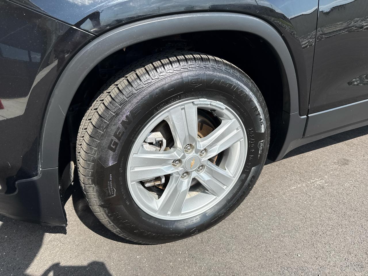 Chevrolet Trax LS 4D SUV FWD 2022