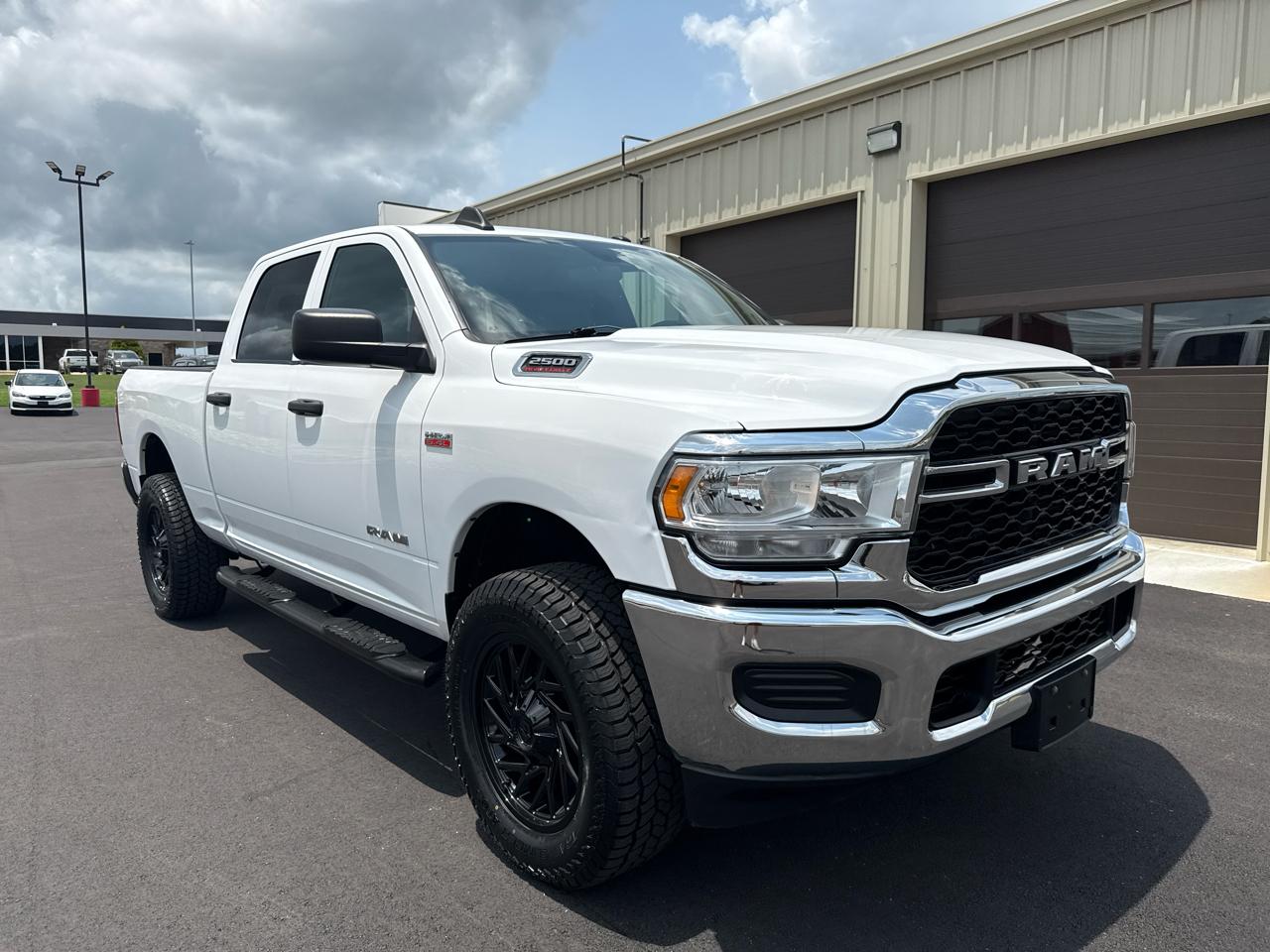RAM 2500 Tradesman Crew Cab 4WD SWB 2022