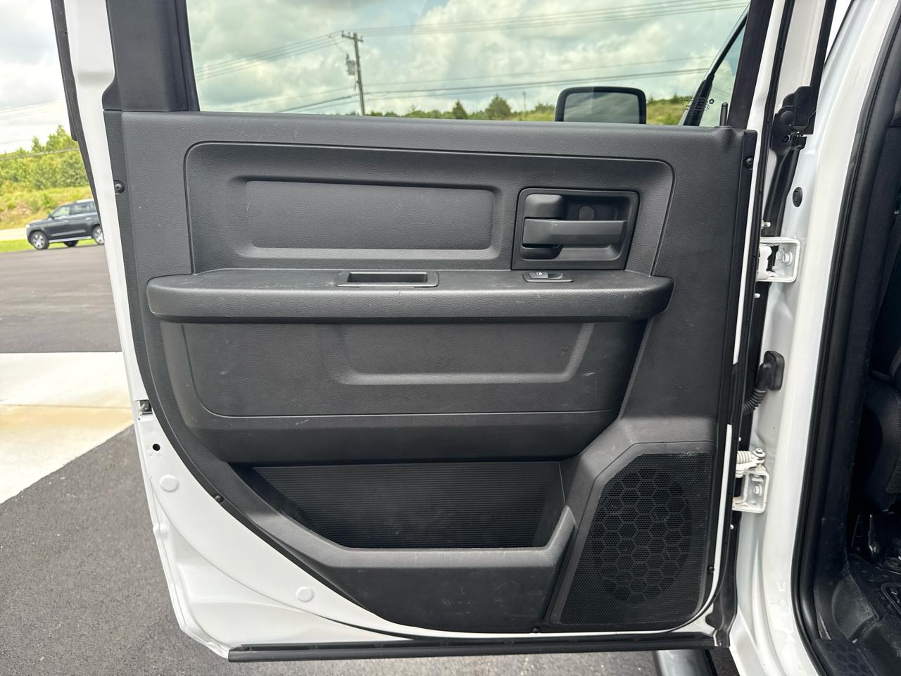 RAM 2500 Tradesman Crew Cab 4WD SWB 2022