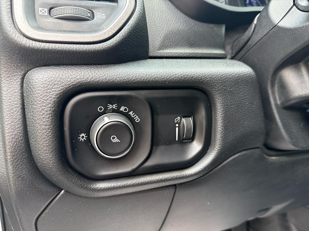 RAM 2500 Tradesman Crew Cab 4WD SWB 2022
