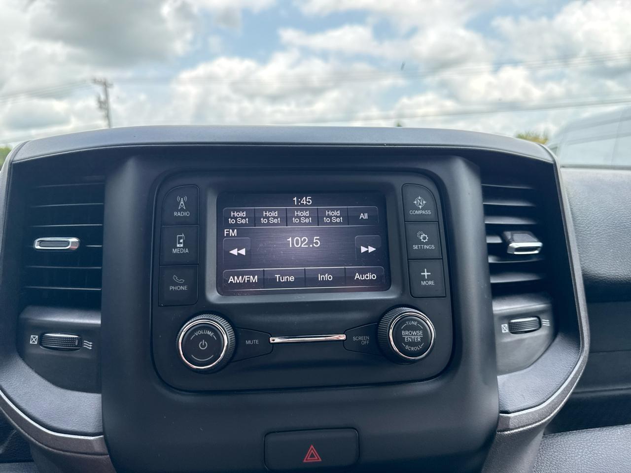 RAM 2500 Tradesman Crew Cab 4WD SWB 2022