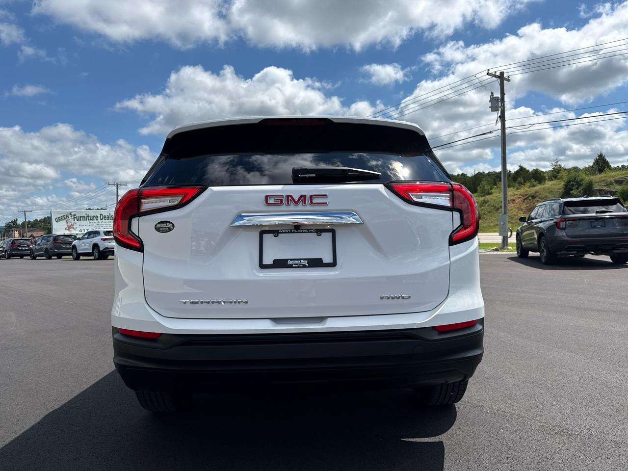 GMC Terrain SLE 4D SUV AWD 2024