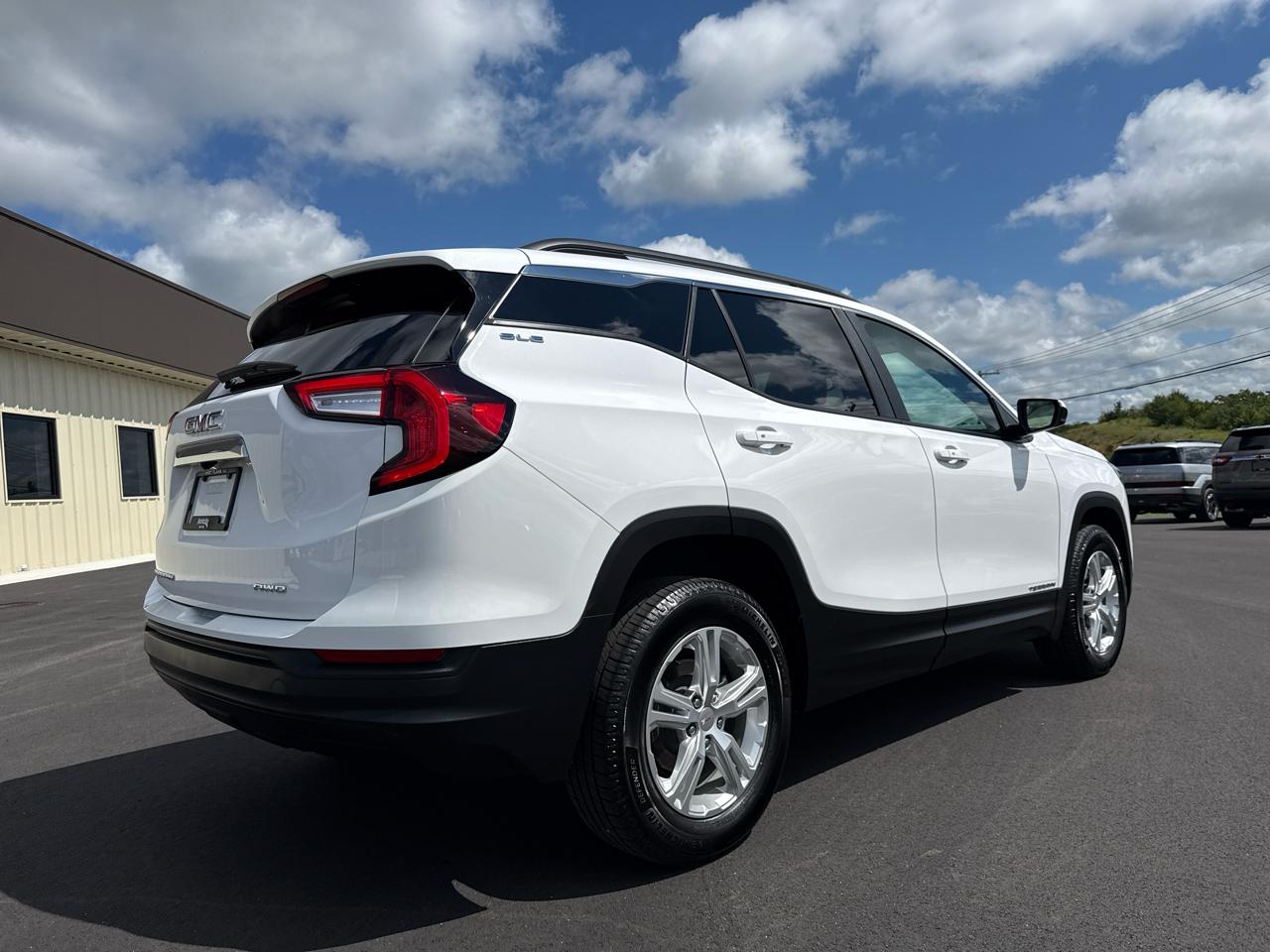 GMC Terrain SLE 4D SUV AWD 2024