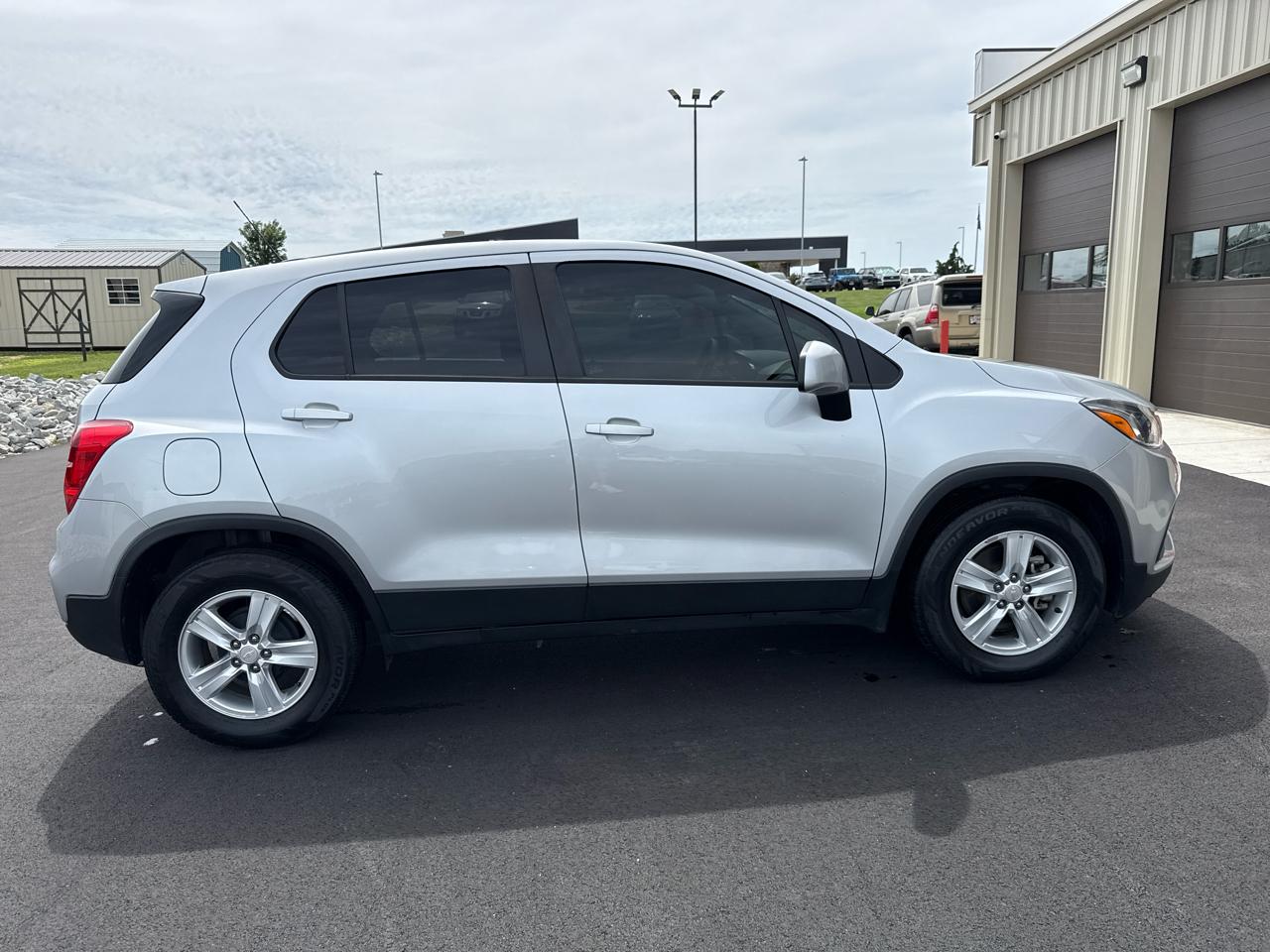 Chevrolet Trax LS 4D SUV FWD 2022