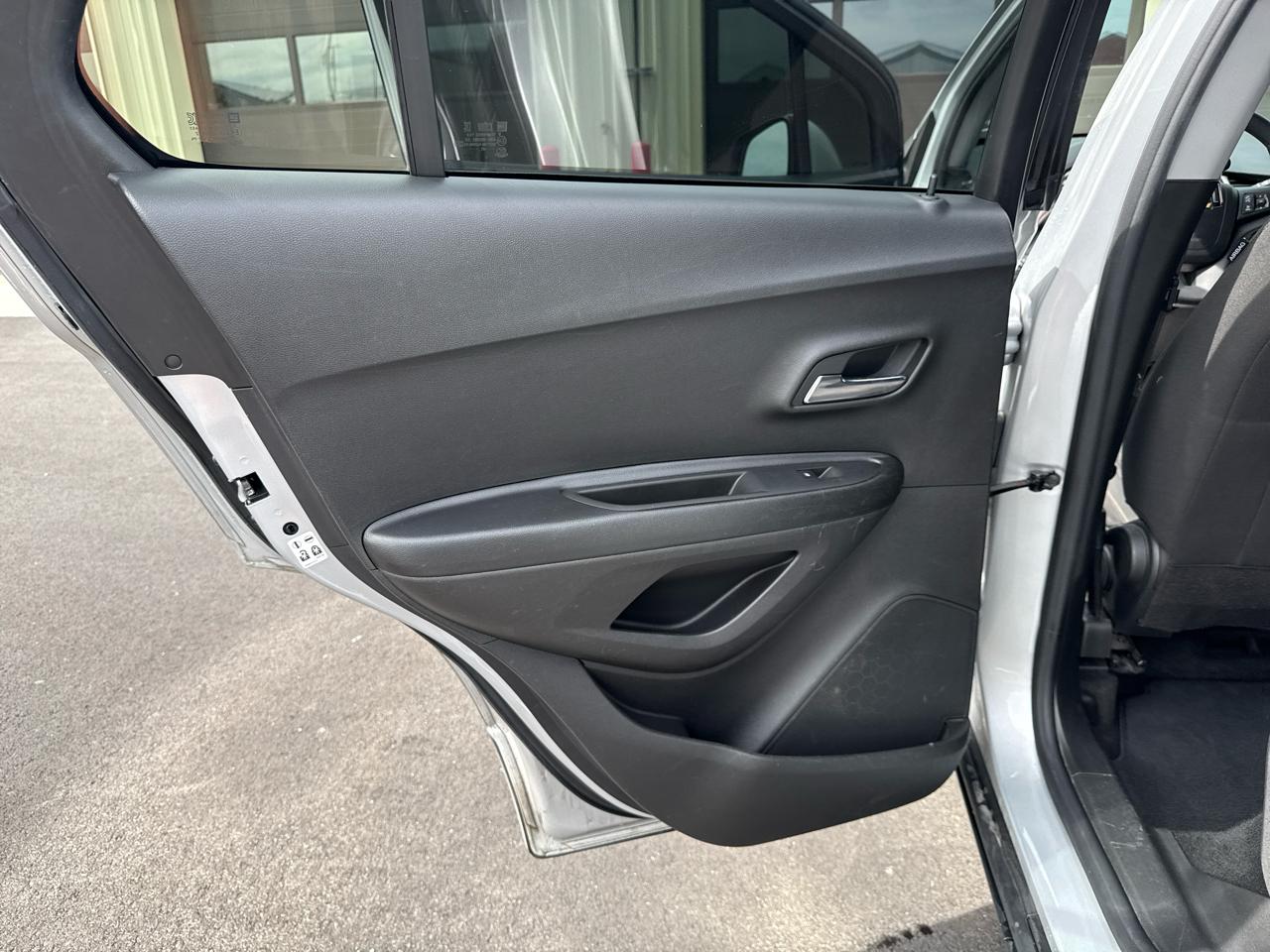 Chevrolet Trax LS 4D SUV FWD 2022