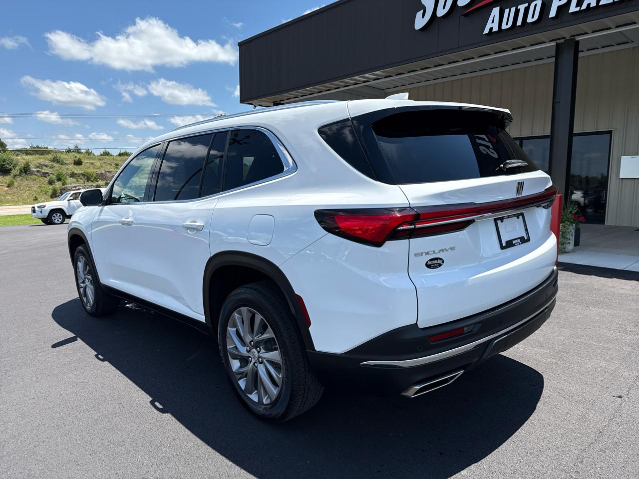Buick Enclave Preferred 4D SUV FWD 2025