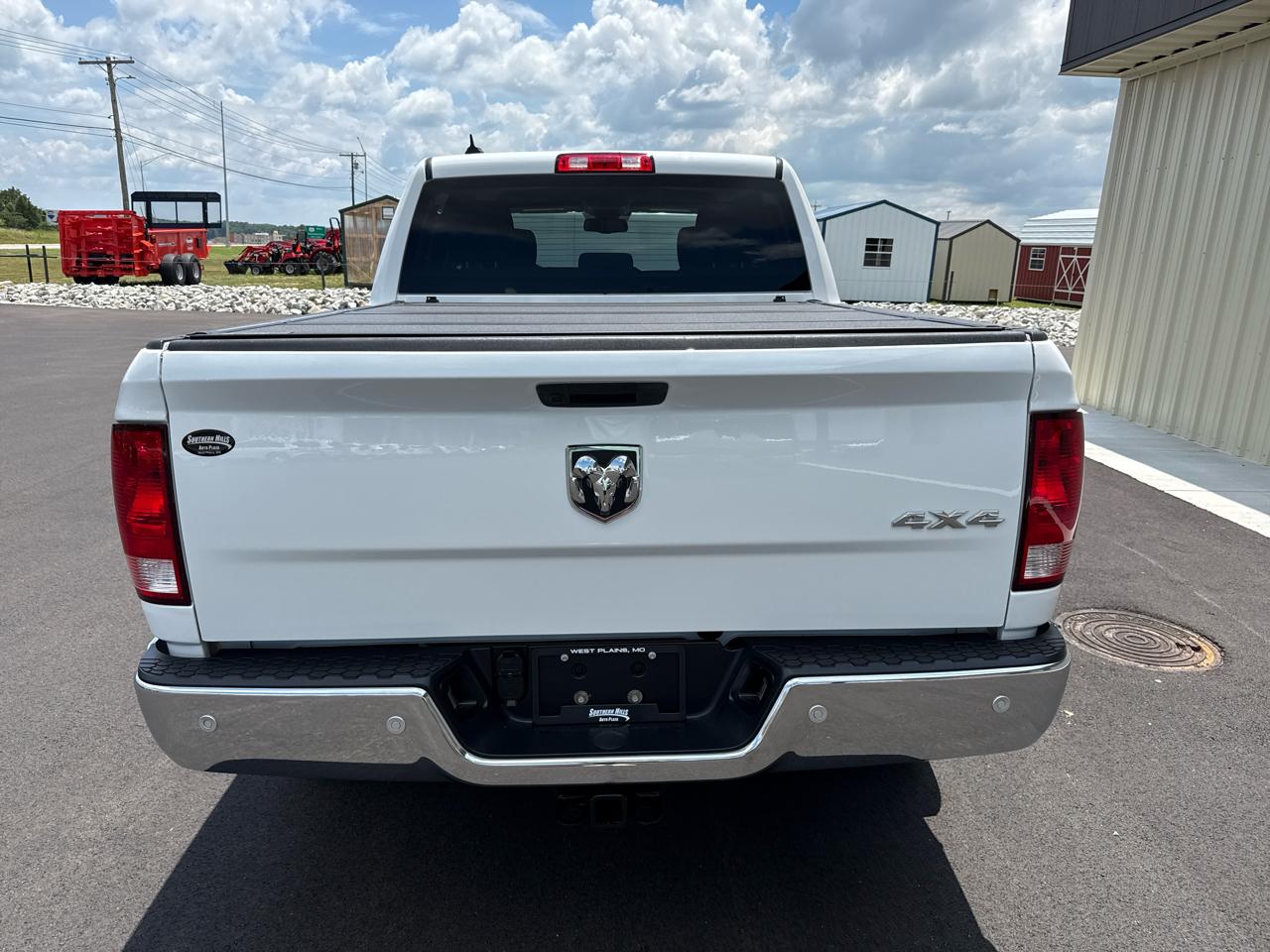 RAM 1500 Classic Tradesman 4x4 Crew Cab 5'7" Box 2022