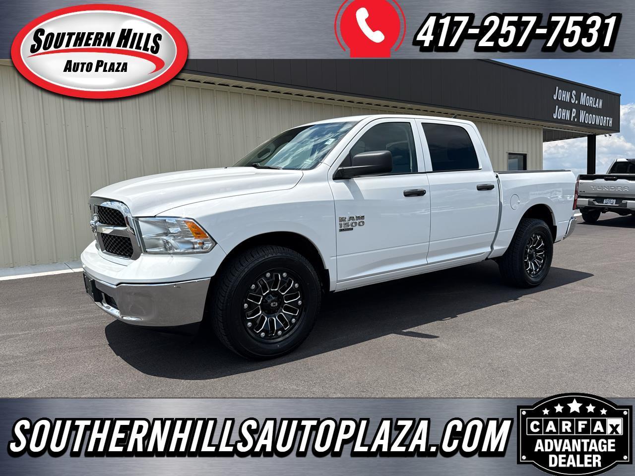 RAM 1500 Classic Tradesman 4x4 Crew Cab 5'7" Box 2022