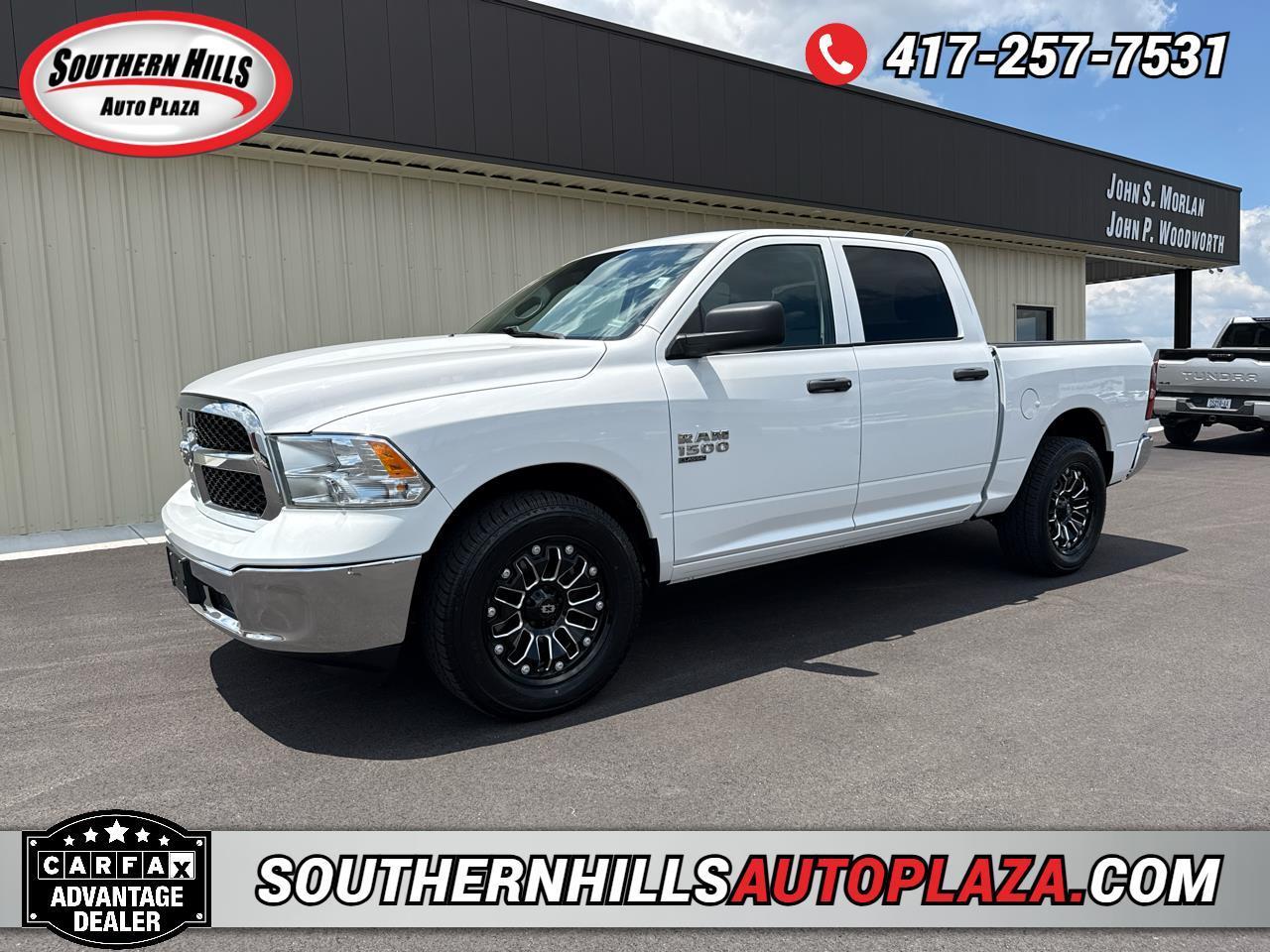 RAM 1500 Classic Tradesman 4x4 Crew Cab 5'7" Box 2022