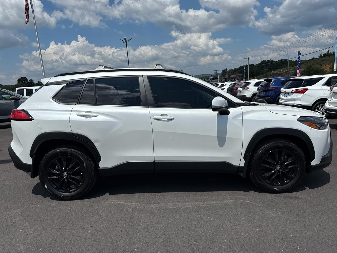 Toyota Corolla Cross LE 4D SUV FWD 2024