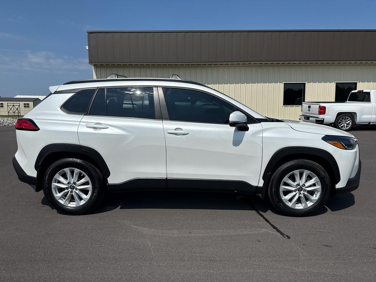 Toyota Corolla Cross LE 4D SUV FWD 2024