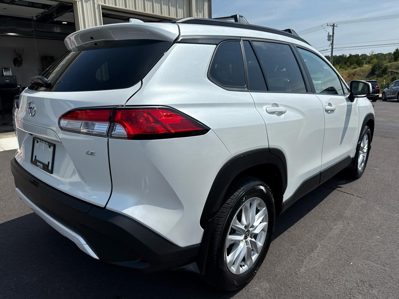 Toyota Corolla Cross LE 4D SUV FWD 2024