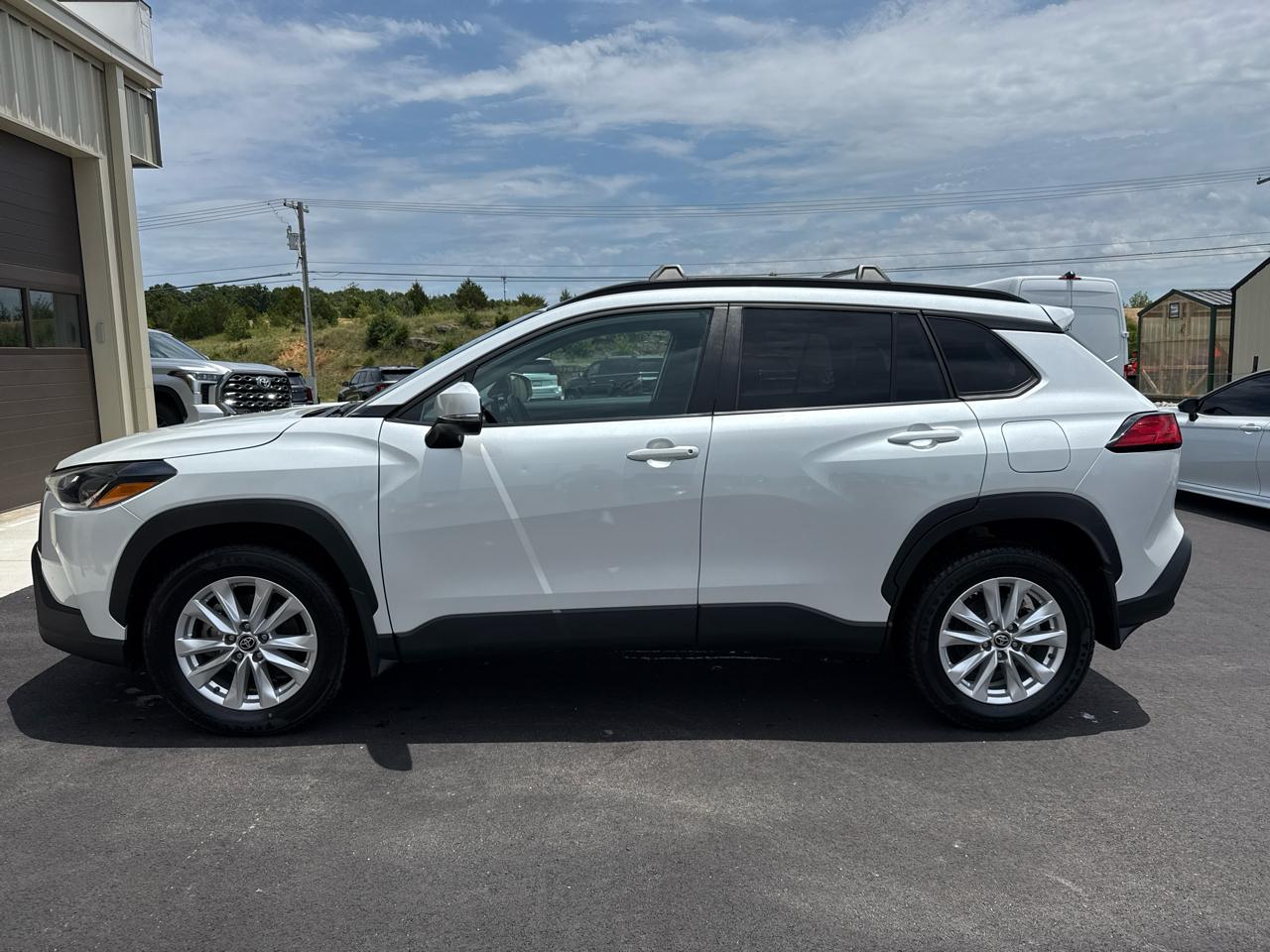 Toyota Corolla Cross LE 4D SUV FWD 2024