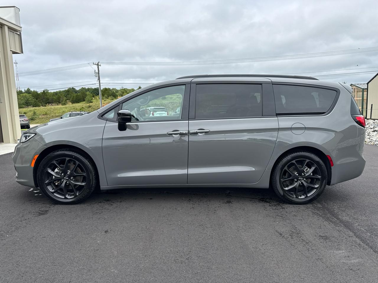 Chrysler Pacifica Limited 4D Wagon 2025