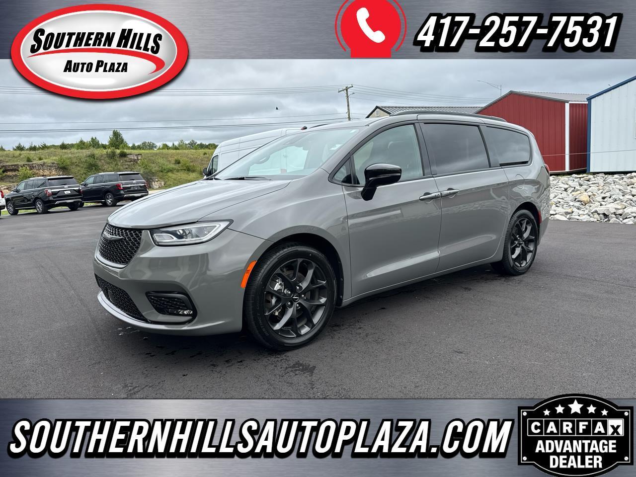 2025 Chrysler Pacifica Limited 4D Wagon