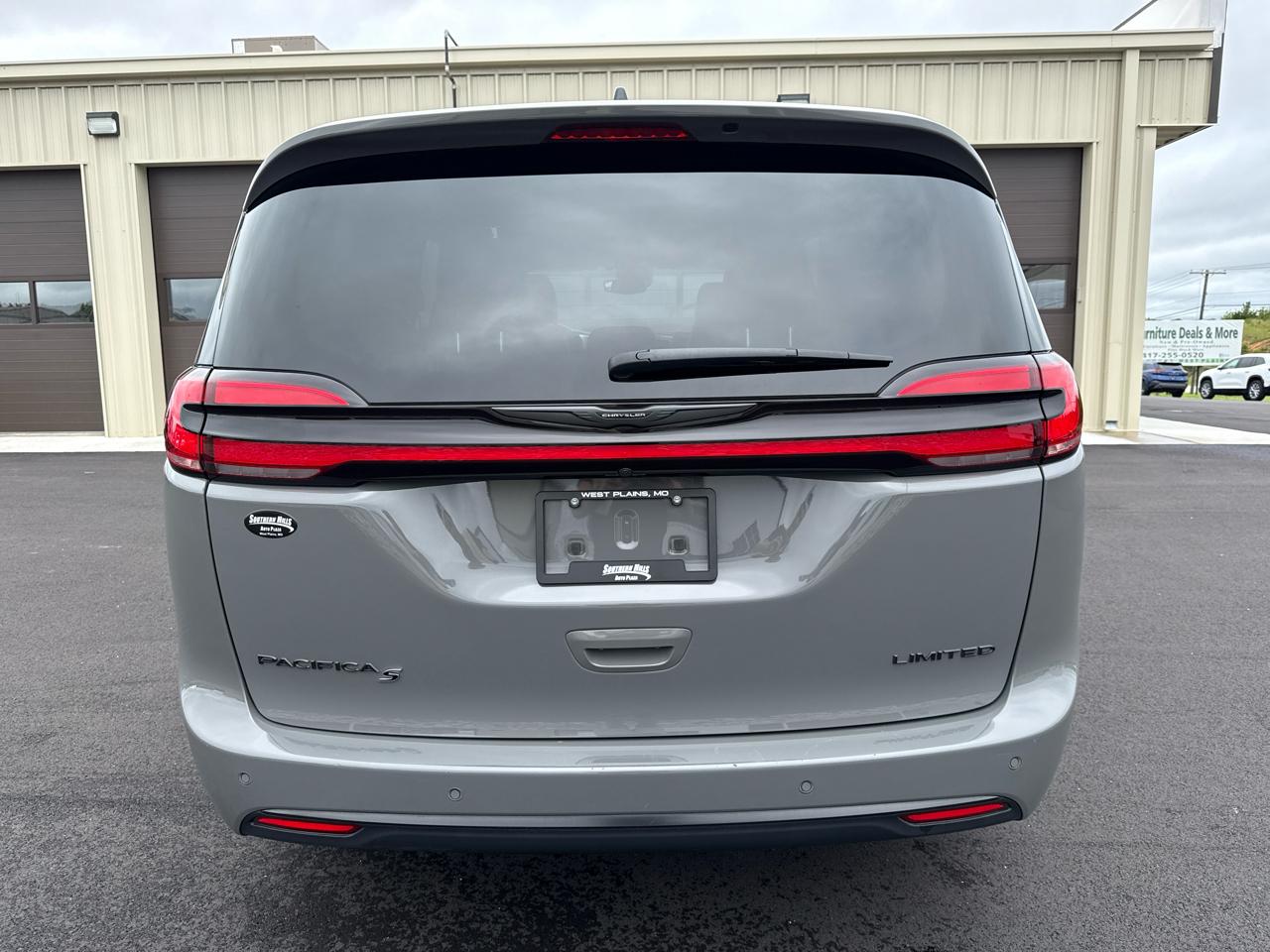 Chrysler Pacifica Limited 4D Wagon 2025