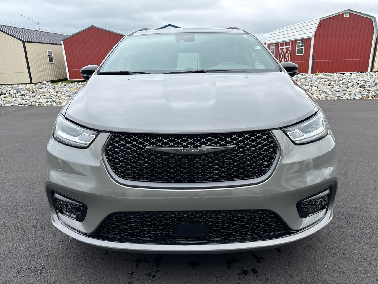 Chrysler Pacifica Limited 4D Wagon 2025