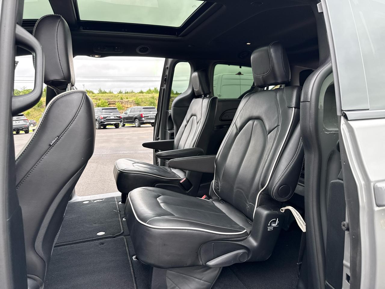 Chrysler Pacifica Limited 4D Wagon 2025