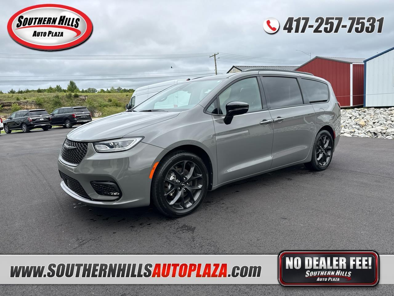 2025 Chrysler Pacifica Limited 4D Wagon