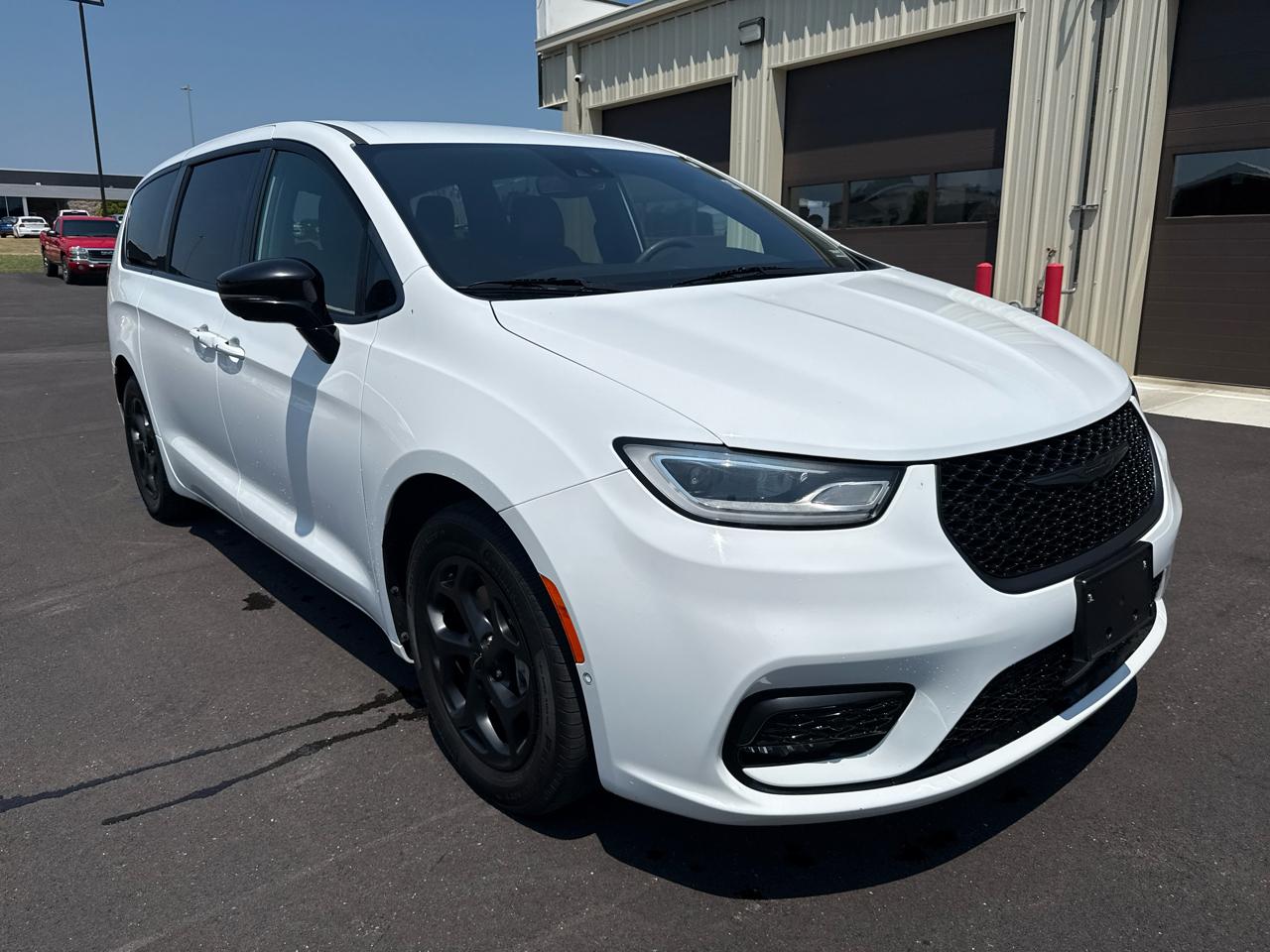 Chrysler Pacifica Select PHEV 4D Wagon 2024