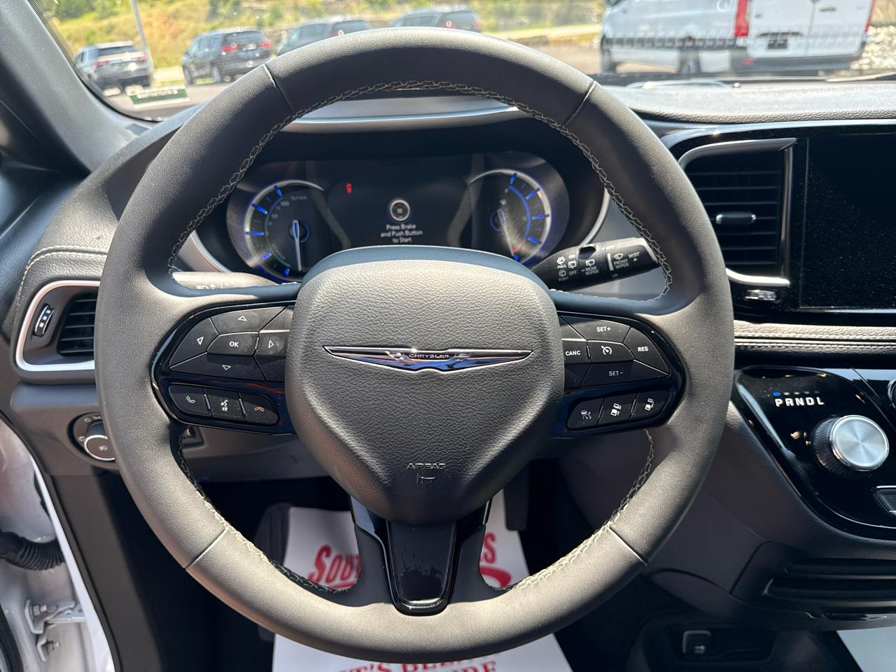 Chrysler Pacifica Select PHEV 4D Wagon 2024